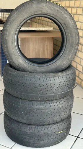 Vendo 4 pneus bons 