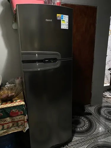 * VENDO GELADEIRA POR 1.500*