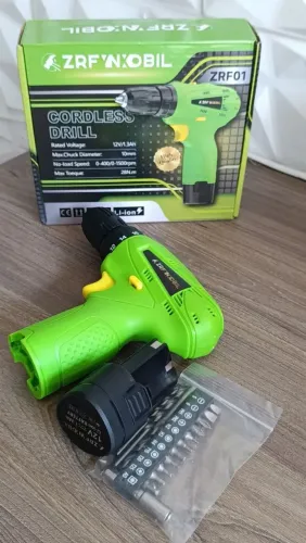Parafusadeira nova na caixa 