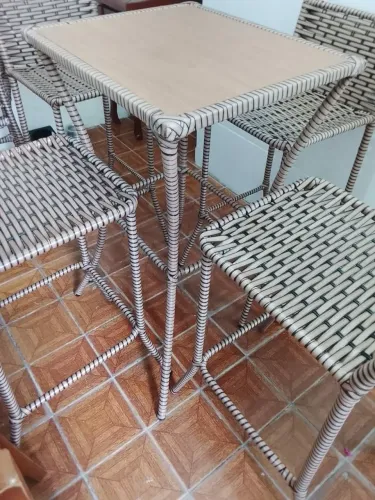 Mesa com. Cadeiras