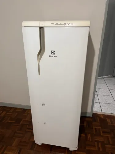 Geladeira Freezer eletrolux branca 