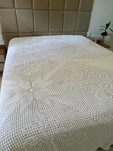 Colcha de cama Casal Quenn Crochê
