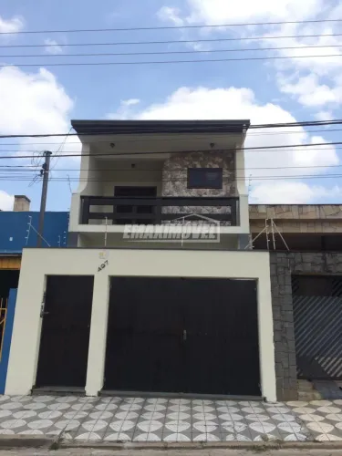 Sobrado com 3 quartos sendo 1 suíte no bairro Vila Hortência