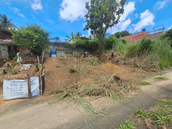 Terreno de 8x10 metros quadrados- plano com fundação pronto para contruir