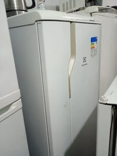 Geladeira Eletrolux RFE39