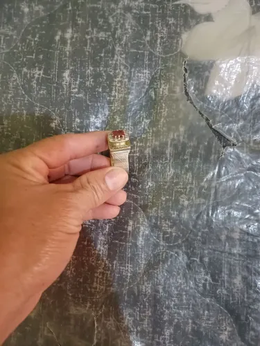 Vendo esse um cordão e anel ambos de prata Italiana