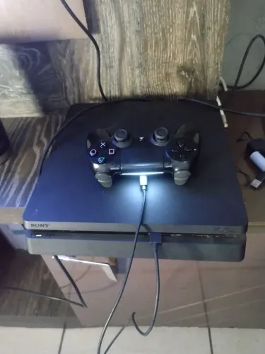 Playstation 4 1 controle 1 jogo resident 4 remake