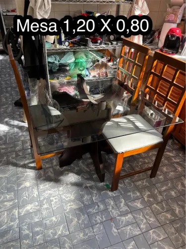 Mesa jantar tampo de vidro com 3 cadeiras