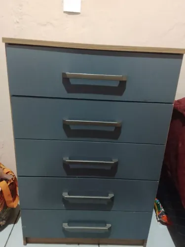 Vendo cômoda semi nova