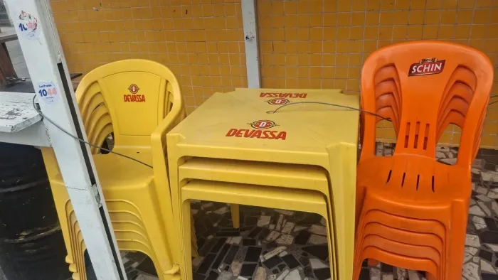 Kit cadeira e mesa