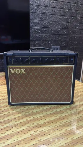 Amplificador Vox VR30R com 30w