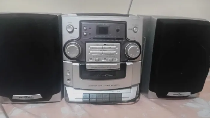 Rádio simples pega cd e rádio fm