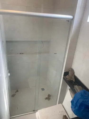 Box de banheiro instalado 