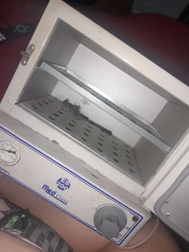 Vendo uma Estufa de esterilização