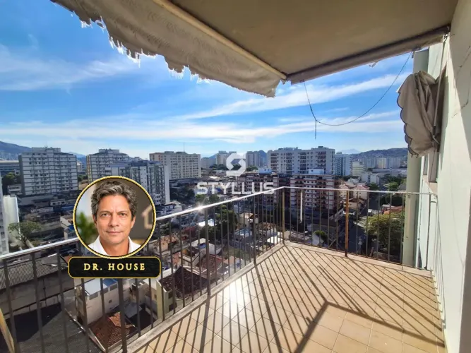 Cobertura Duplex Espaçosa com Terraço e Churrasqueira em Todos os Santos! M48F