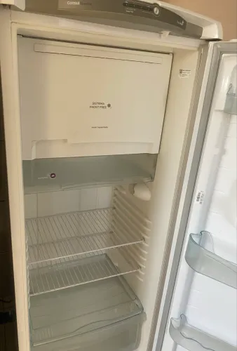 Vende-se Geladeira Cônsul