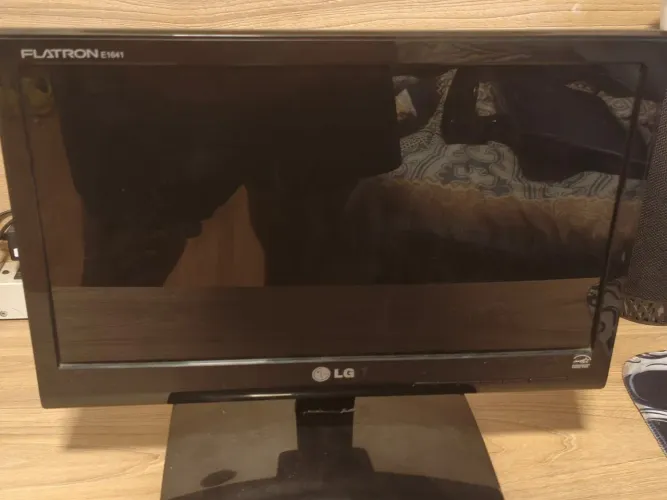 Monitor VGA SAMSUNG, LG, 16"