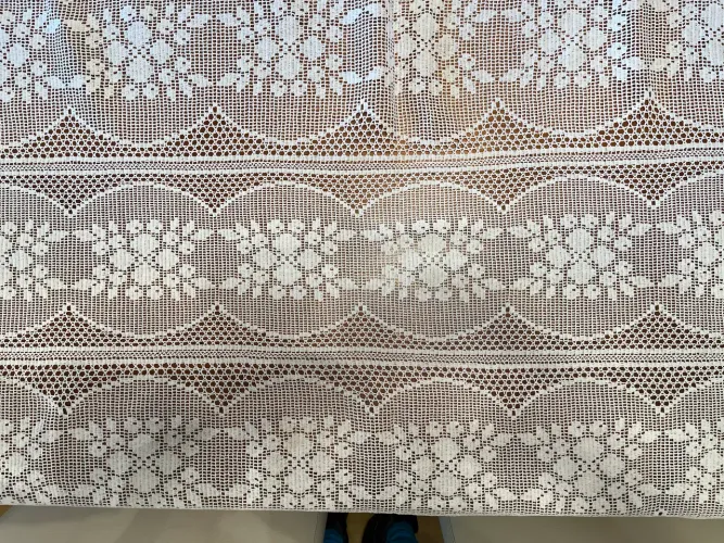 Raridade: toalha de mesa em crochê de linha Libra