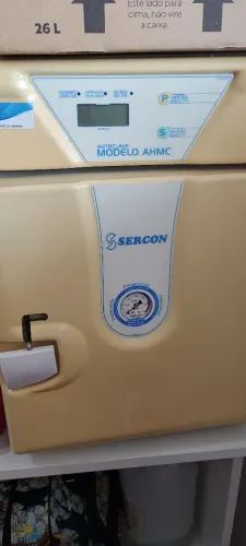 Vendo autoclave Sercon. 12 litros obs: ela está ligada e se desliga sozinha 