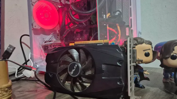 1050 TI 4GB FUNCIONANDO PERFEITAMENTE