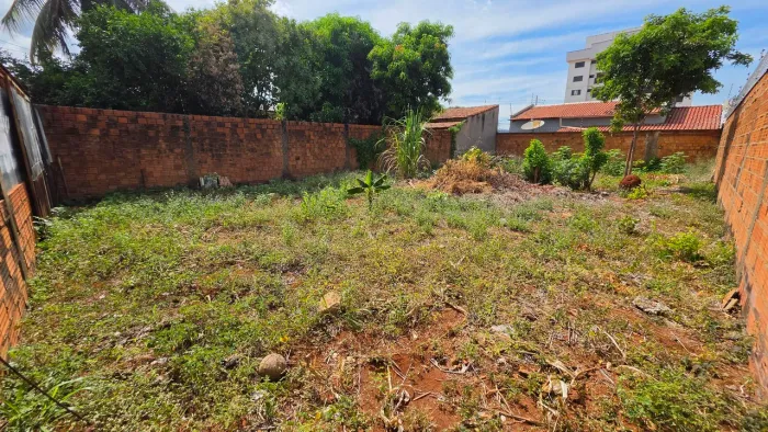 Lote todo murado 282 m² na 504 norte