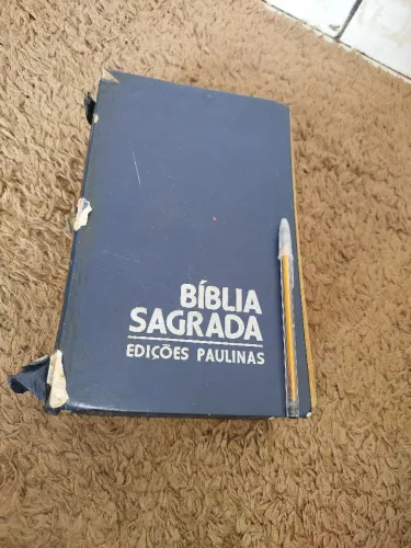 Bíblia católica relíquia grande