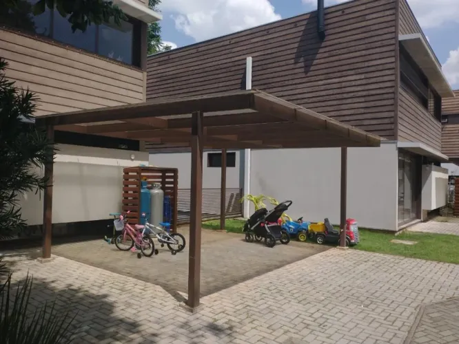 Casa a venda na Granja Viana Cond Vila 5