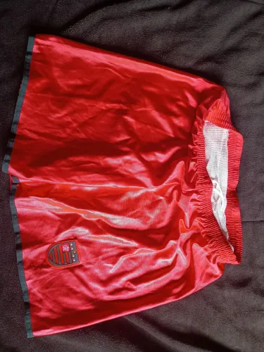 Shorts de futebol antigo brilhoso 