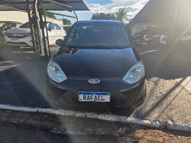 Ford Fiesta Sedan SE 1.6 8V Flex 4P 2014