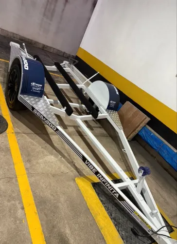 Carreta para Jet Ski com Rodas BMW RUNFLAT