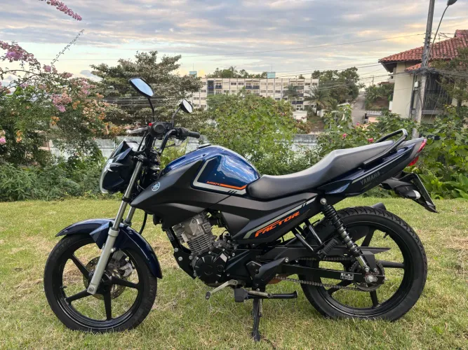 Yamaha Factor 150 - 10 mil KM 2024 - ÚNICO DONO