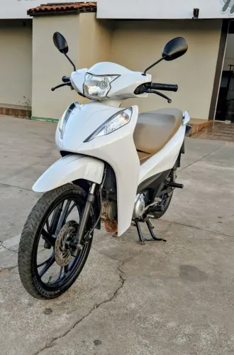 HONDA BIZ 125 EX 2025 - BRANCA PÉROLA