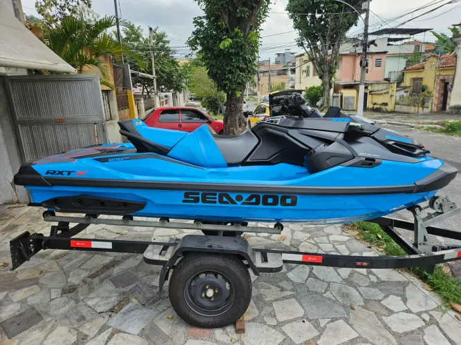 JET SKI SEA DOO RXT 325 2026 , COM APENAS 14 HORAS DE USO , COM ESCADA