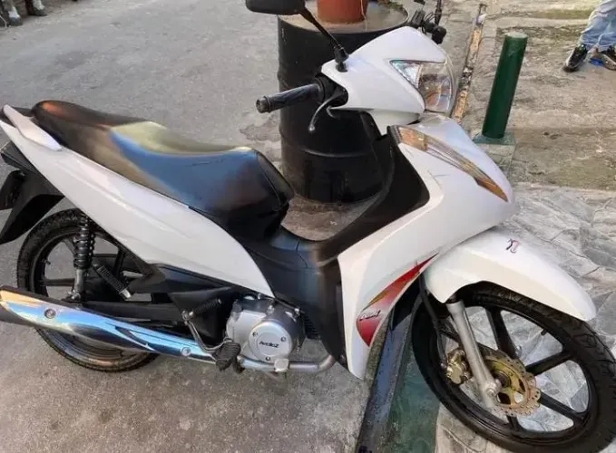 AVELL?Z AZ1 2022 ? 