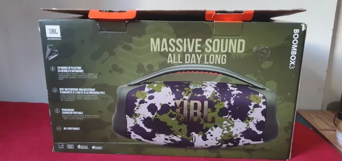 Boombox 3 novinha sem marcas de uso