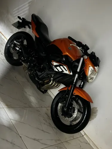 Yamaha XJ6 impecável