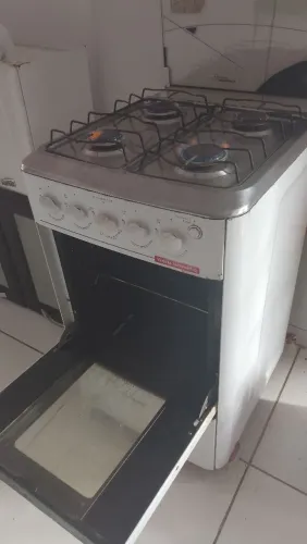 Vendo se um fogão de quatro bocas usado em perfeito estado por r$ 180