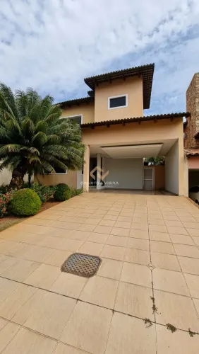 Casa de condomínio Sobrado para venda possui 370 m² - 3 quartos