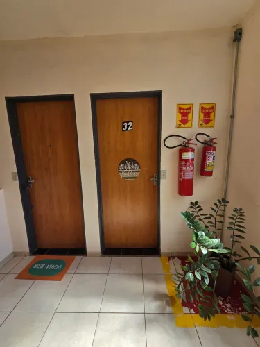 Apartamento Parcialmente Mobiliado Tijuca