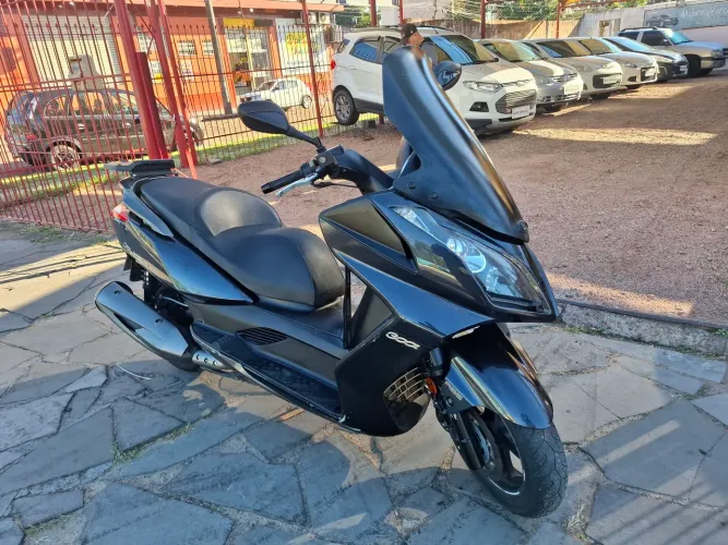 MOTO DOWNTOWN 300i