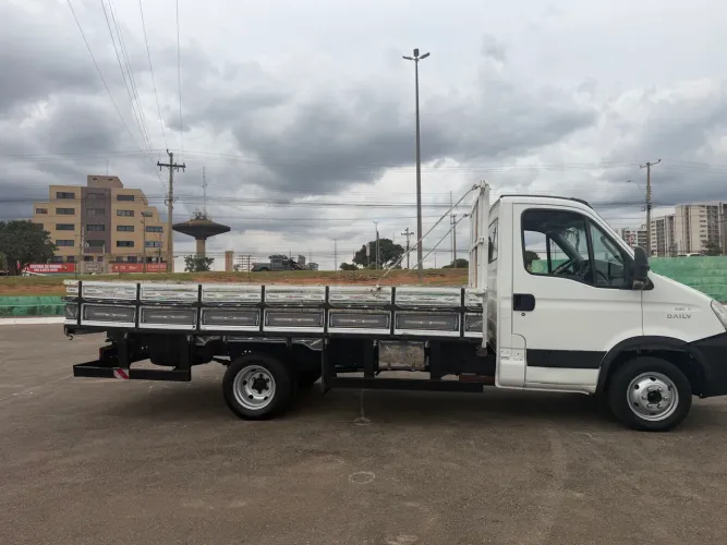 VENDO CARROCERIA da IVECO DAILY - 4,20 x 2,20 m