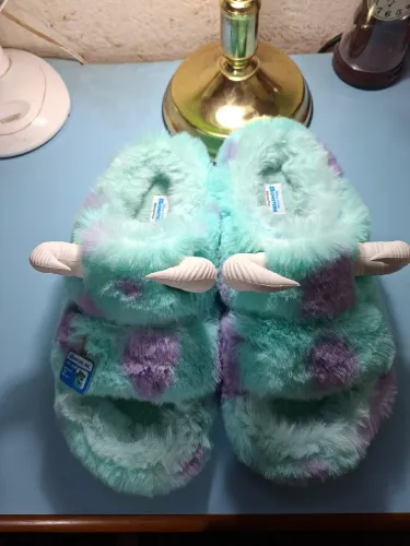 Crocs monstros sa sulley