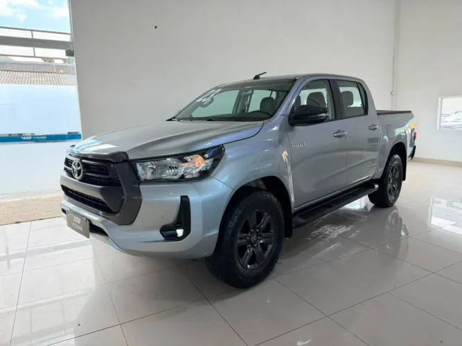 Toyota Hilux CD SR 4X4 2.8 TDI Diesel Aut. 2023