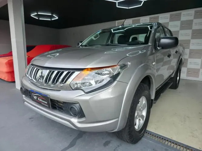 Mitsubishi L200 Triton Sport GLS 2.4 CD Diesel Mec. 2018