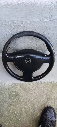 Volante Corsa frente Montana