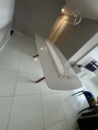 Mesa de jantar retangular