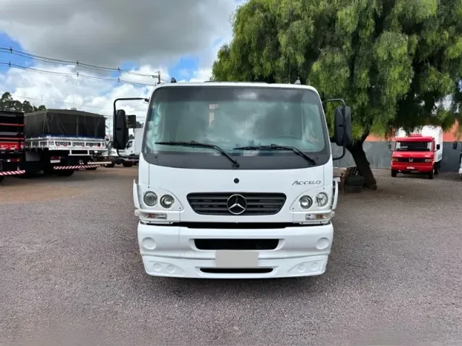 Mb accelo 915 carroceria 2010