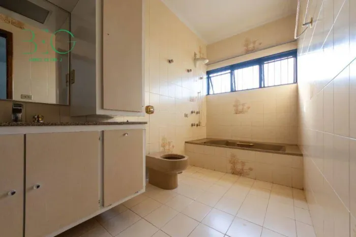 Sobrado à venda, 411 m² por R$ 1.050.000,00 - Centro - Jaboticabal/SP