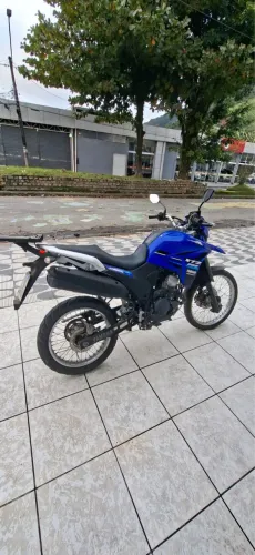 Moto em perfeito estado, único dono, relação nova e pouca quilometragem!