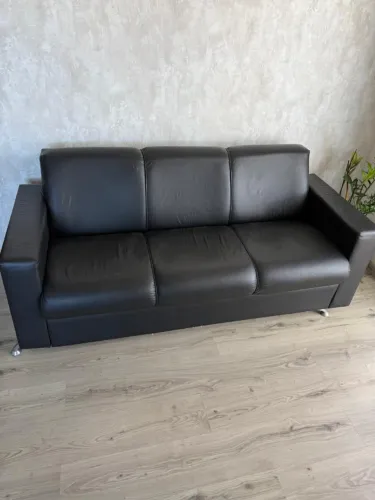 Sofa 3 lugares Preto Largura 1,85m
